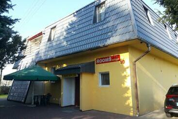 모텔 Rooms Noclegi