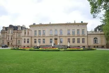Aamiaismajoitus (B&B) Zespół Pałacowo Parkowy W Ostromecku