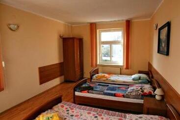 Отель Aleksandrówka Restauracja I Noclegi