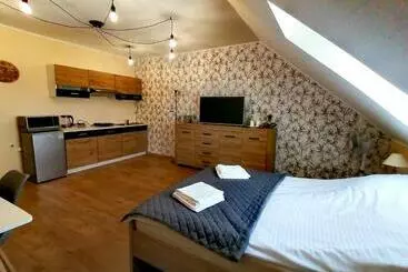 Majatalo Apartament Z Pięknymi Widokami, Około 900m Do Przejrzystego Jeziora Choczewskiego, Blisko Morza