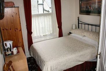 민박 Melbreak House