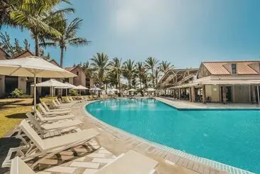 هتل Crystals Beach Resort Belle Mare, A Member Of Radisson Individuals