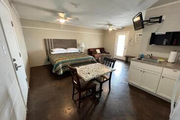 Hotel Painted Sky Inn