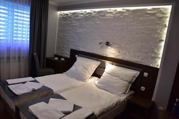 민박 Pokoje Restauracja Lech