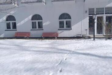 민박 Villa Orzechowski