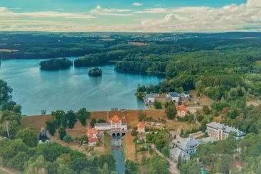 Lomakeskus 4 Pory Roku Restauracja I Nocleg