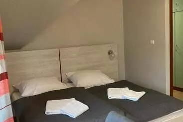 ユースホステル Restauracja  Zajazd Trzech Braci