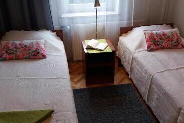 膳宿费 Villa Tabu