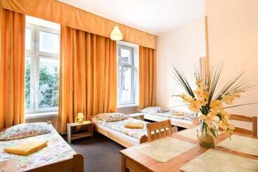 ユースホステル Relax Usługi Noclegowe