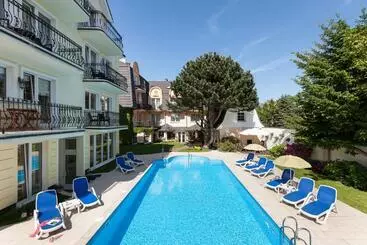 Aamiaismajoitus (B&B) Villa Sedina