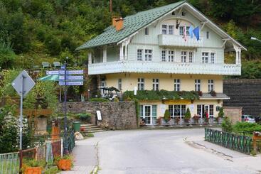 Aamiaismajoitus (B&B) Willa Millennium