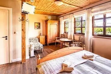 Aamiaismajoitus (B&B) Willa Szara Sowa