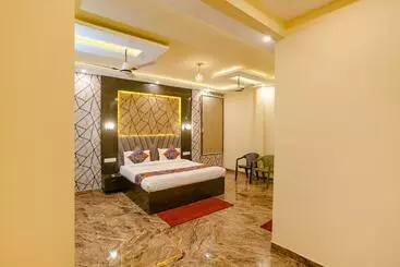 Fabhotel Occazia Palace