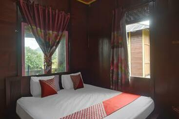 فندق Oyo 92225 Filadelfia Resto & Penginapan