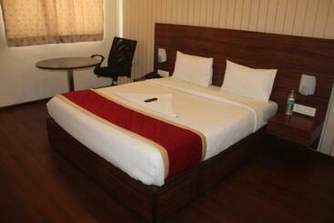 בית מלון כפרי Passport Inn By Wb Inn