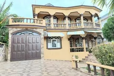 پانسیون Cambridge Mi Casa Ur Casa With Pool And Beach Access