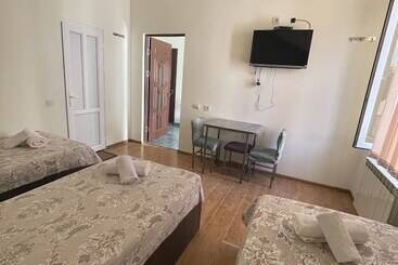 Pension Noragyugh Guest House