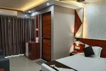 Hotel Marine Blue !! Near Sea Beach