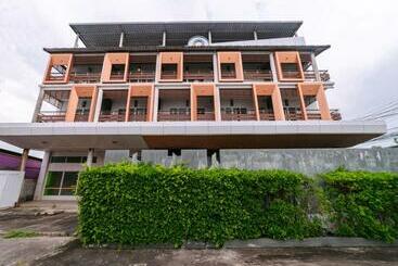 Ratana Hotel Sakdidet, Phuket Town