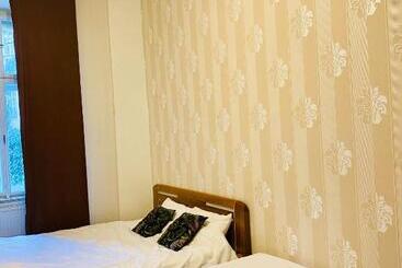 Aparthotel Room In Praha 2 Square