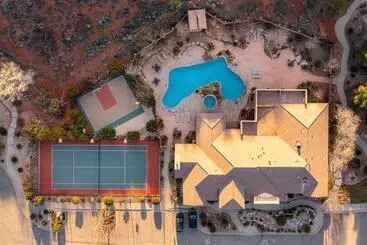 ホテル D5 Coral Springs Poolside Ground Floor 3 Bedroom Hillside View