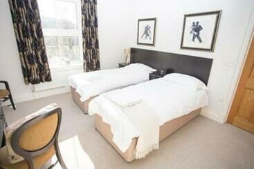 צימר Lakeside House