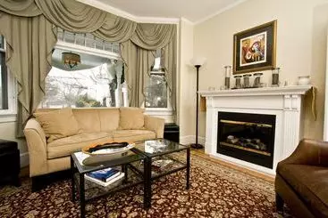 住宿加早餐 Newport Blues Inn