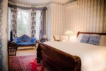 Bed & Breakfast Queen Anne Inn