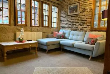 تختخواب و صبحانه Sanders Yard