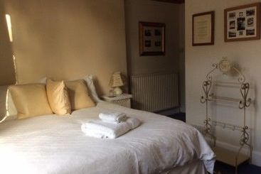 住宿加早餐  Taylard House