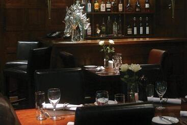 Отель Tarr Farm Inn