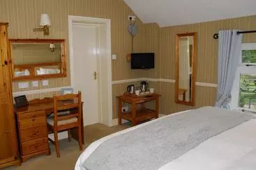 Otel The Egerton Arms Country Inn