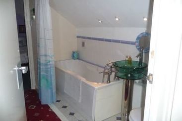 Linchens Bed And Breakfast