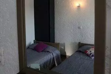 St George Studios & Apartments