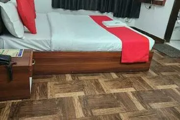 Hotelli Cozy Cave Near Igi Airport Delhi