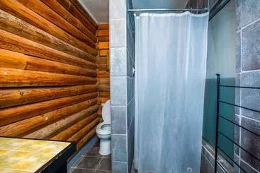 Majatalo Lakeside Escape