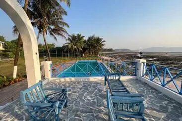 Hotel Sea Breeze Beach Resort