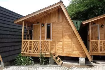 ホテル Urbanview Villa Kolopaking Kebumen By Reddoorz