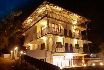 Paappaas Resorts Vagamon