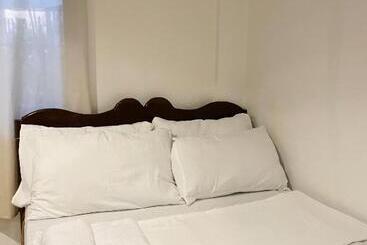 پانسیون Lara S Guesthouse Siargao