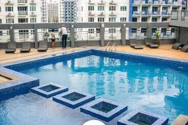 アパートホテル Fully Furnished Studio Near Moa
