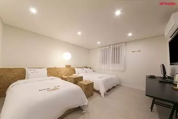 Hotel The First Boutique
