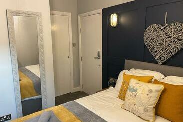 Hotel Victorian Suites Southport