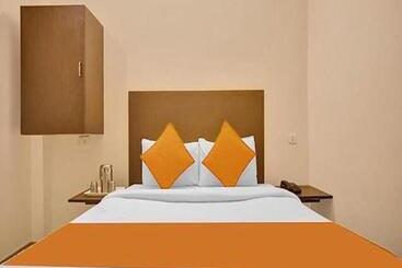 Hotelli Fabexpress Joel Inn   Nr St Thomas Mount Church & Grand Mall & Phoenix Marketcity Chennai