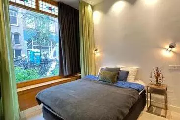 تختخواب و صبحانه Boutique Amsterdam