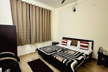 בית מלון כפרי Raahi Stay, Landing Site Bir   Stay & Cafe