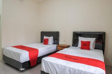 Reddoorz Plus Syariah At Hotel Indonesia Kajen