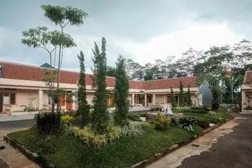 Reddoorz Plus Syariah At Hotel Indonesia Kajen