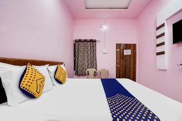 Hotel Spot On Fakt Tu Aani Mi