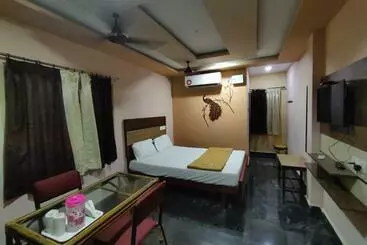 Pensió Kumar Guest House